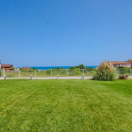 къщата с рибките Vila Sinemorec