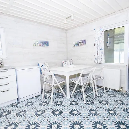 къщата с рибките Sinemorec